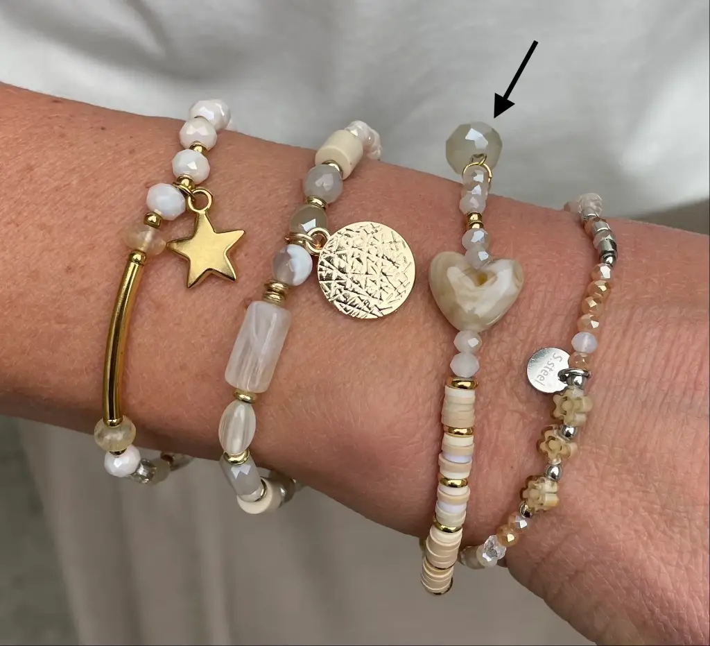 Bracelet coeur perles pendante n°161