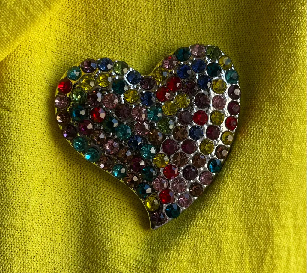 Broche Aimant Coeur Strass Colors