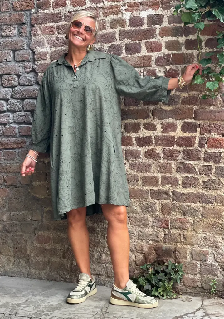 Robe manches 3/4 broderies 