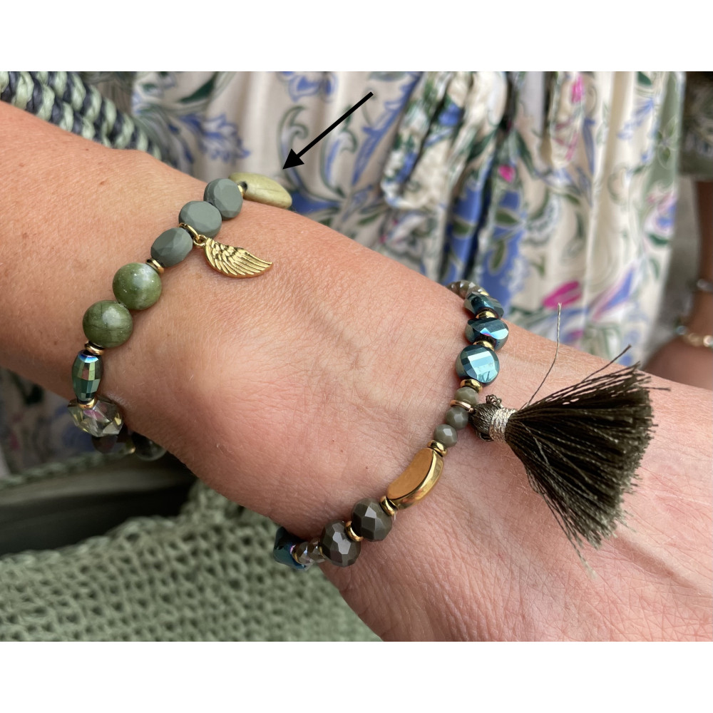 Bracelet gros coeur aile pendante n°153