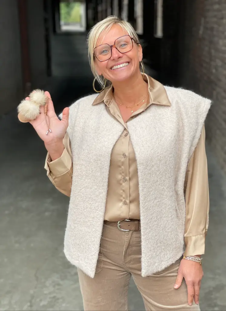 Porte clefs pantoufle pompon 