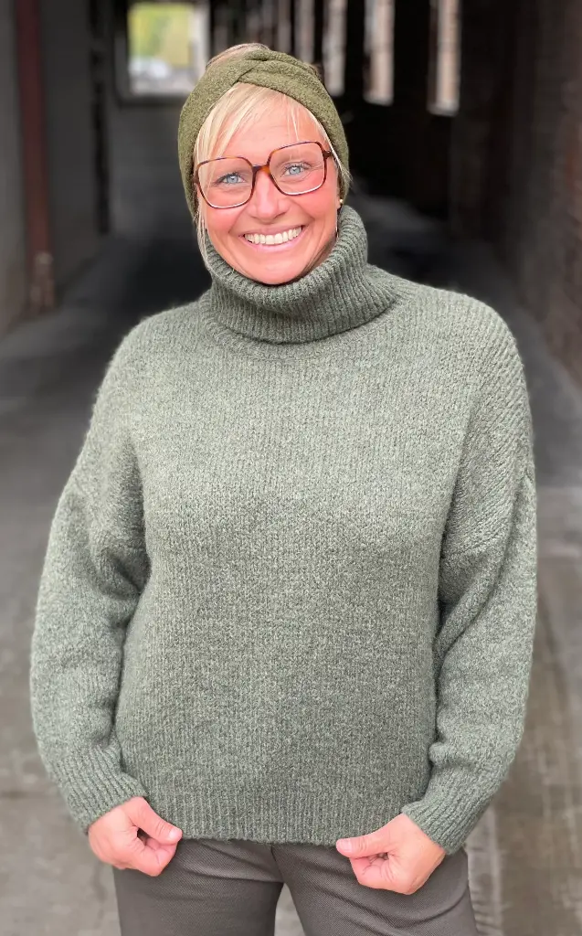 Pull ample col roulé