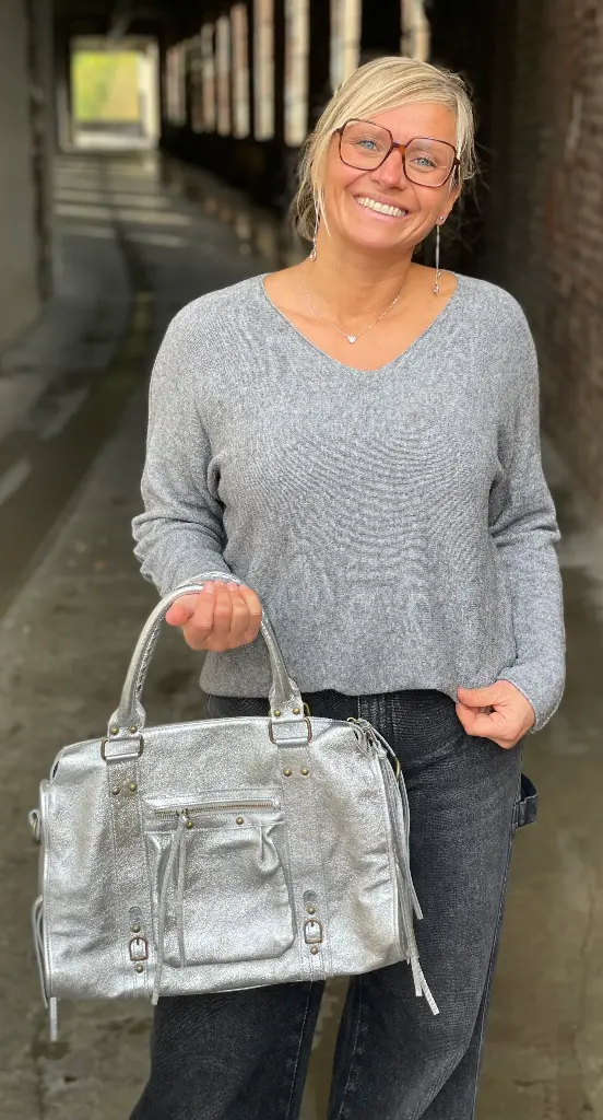 Pull V coutures manches