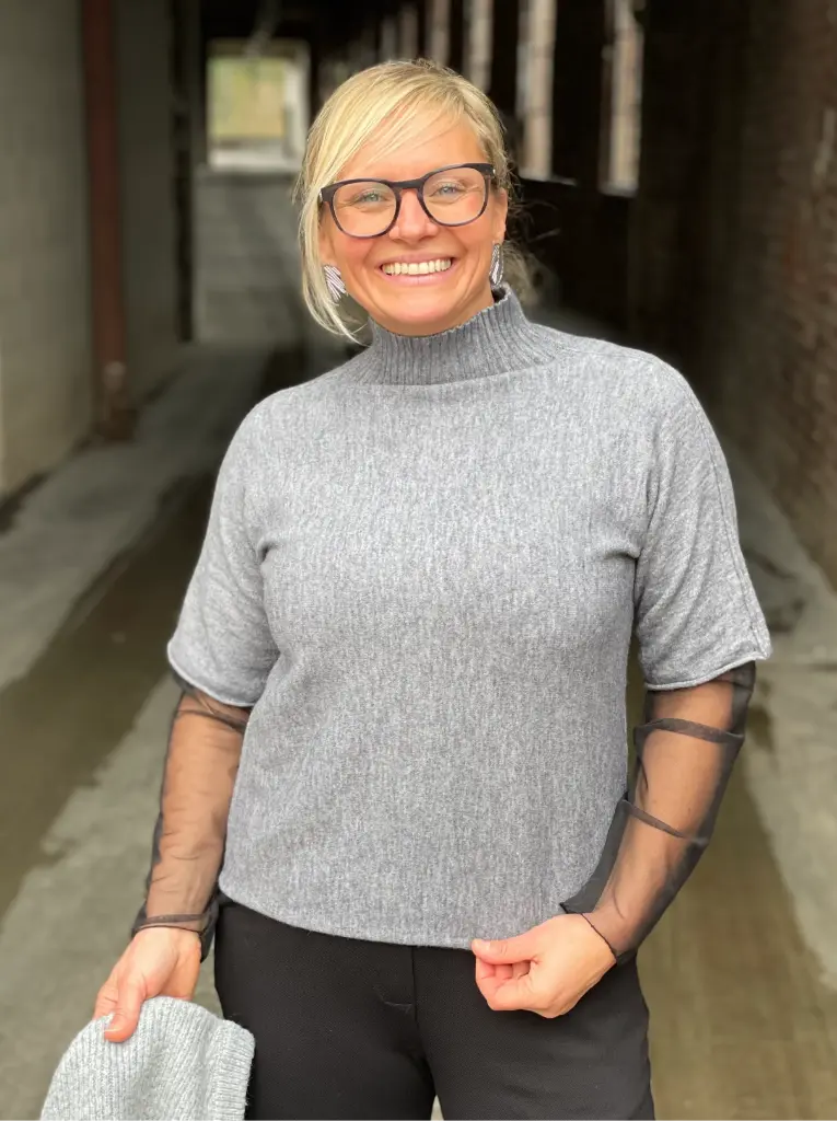 Pull manches courtes col montant