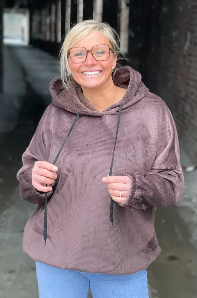 Sweat velours capuche fourure