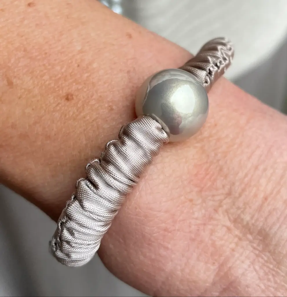 Elastique froncé boule nacrée