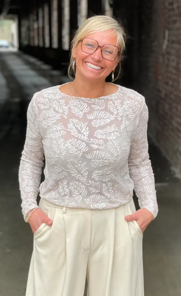 Blouse feuilles sequins