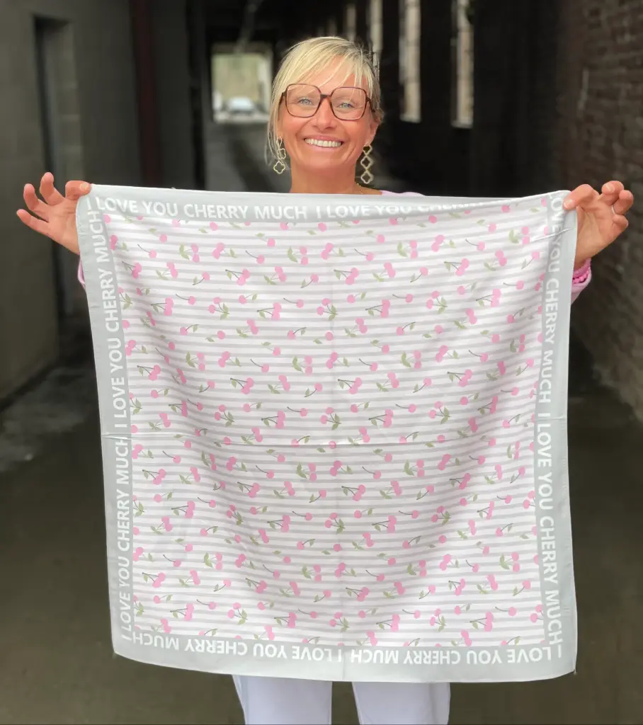 Foulard carré Cherry