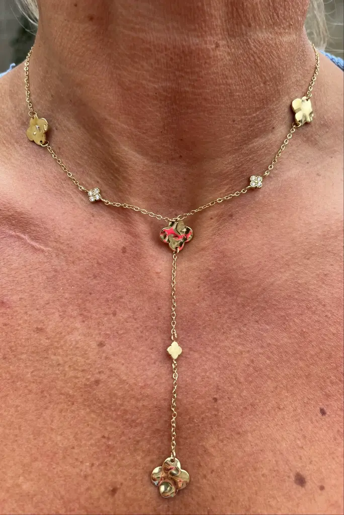 Collier chaîne pendant Trèfles martelés K1037