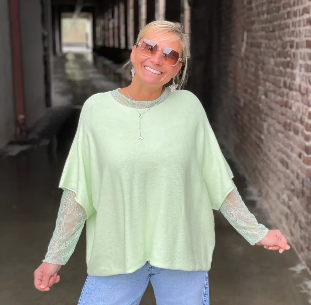 Pull carré coutures manches