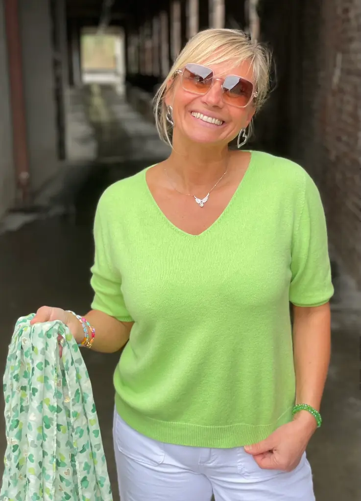 Pull V manches courtes 