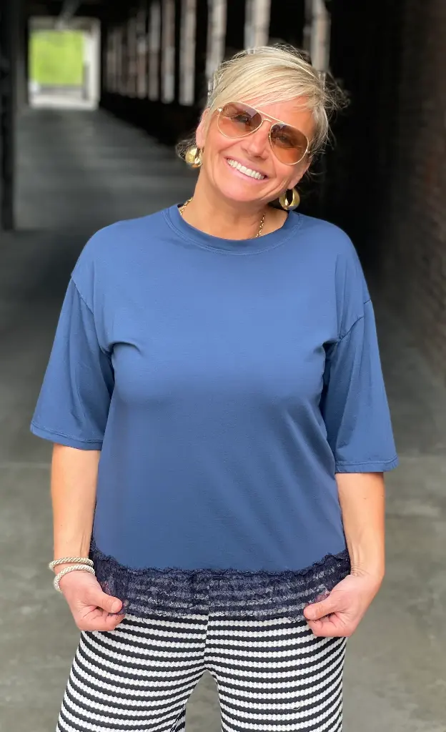T-shirt bord dentelle