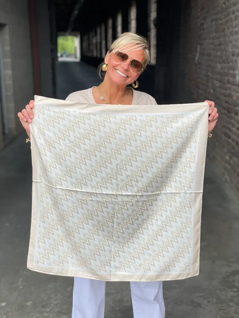 Foulard carré zigzag