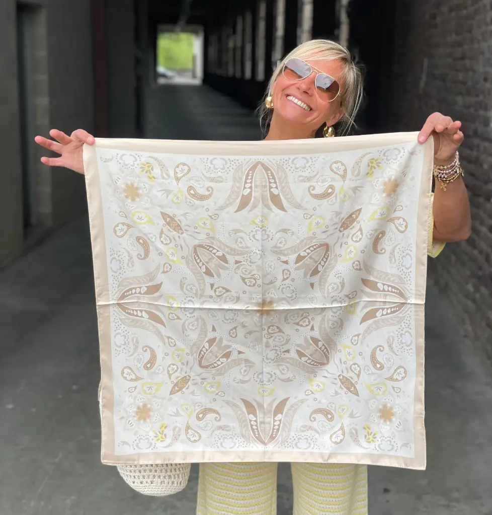 Foulard carré Arabesques