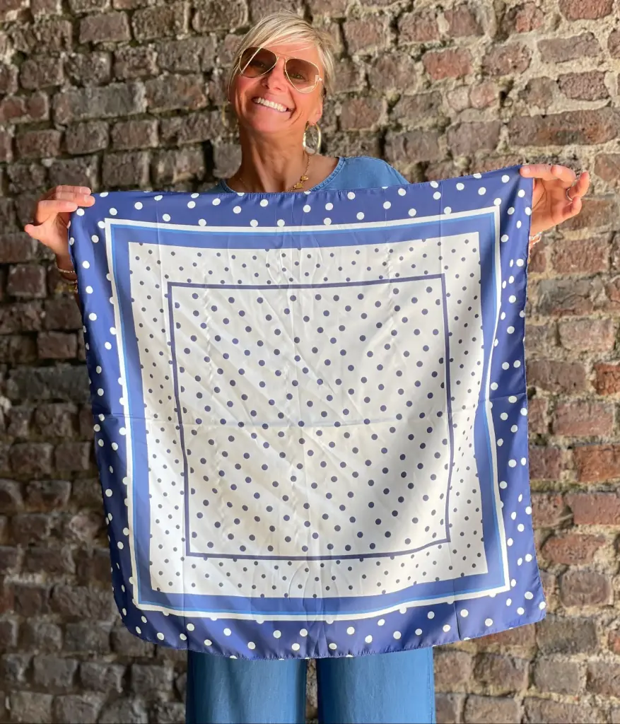 Foulard carré double cadre