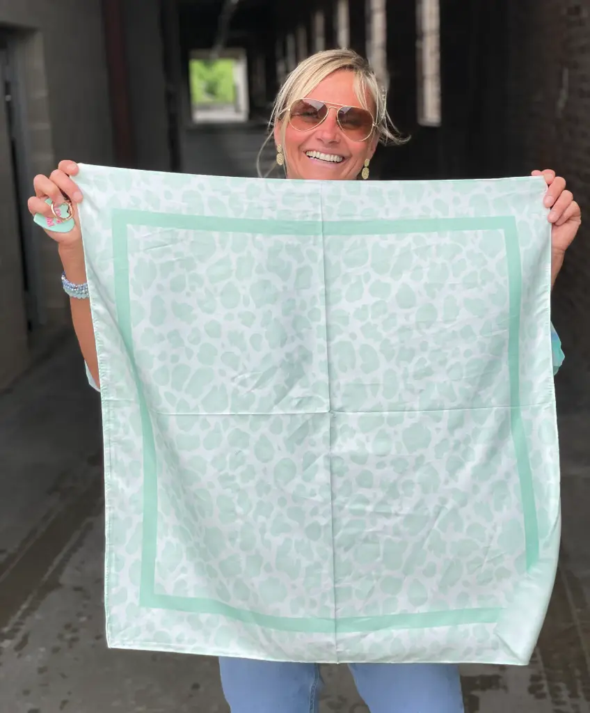 Foulard carré léorpard