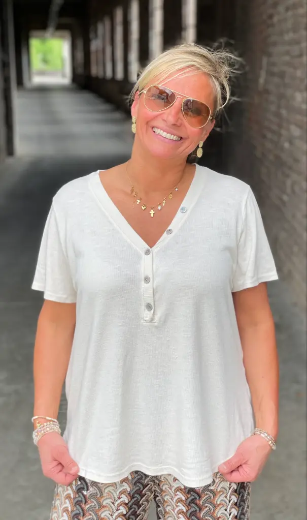 T-shirt v boutons
