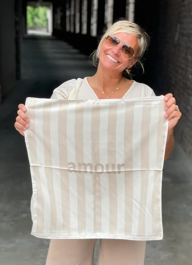 Foulard carré SMALL ligné Amour
