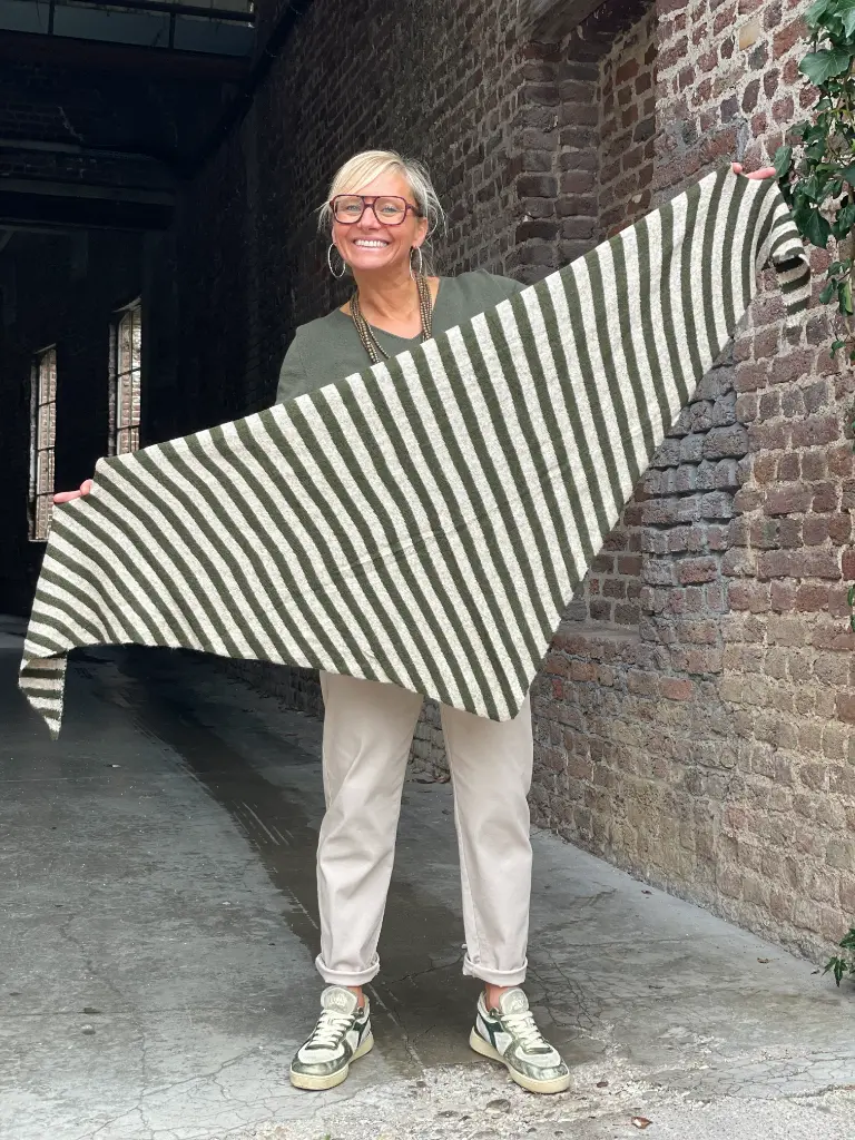 Echarpe triangle rayée
