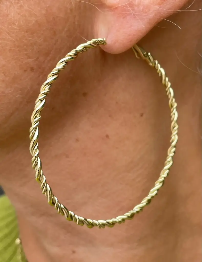 Boucles d'oreilles créoles torsadées 
