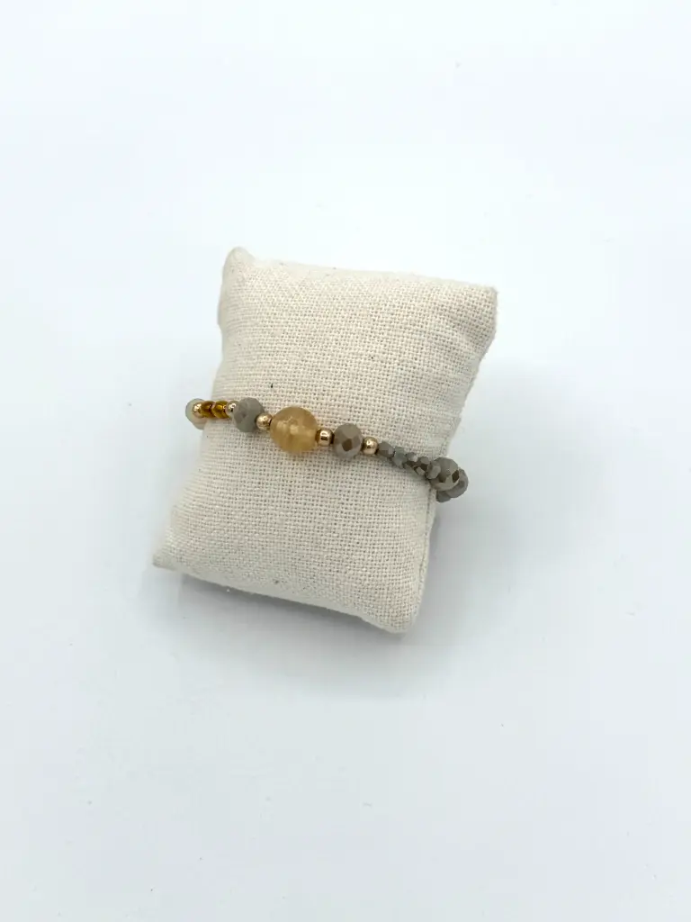 Bracelet différentes perles n°233