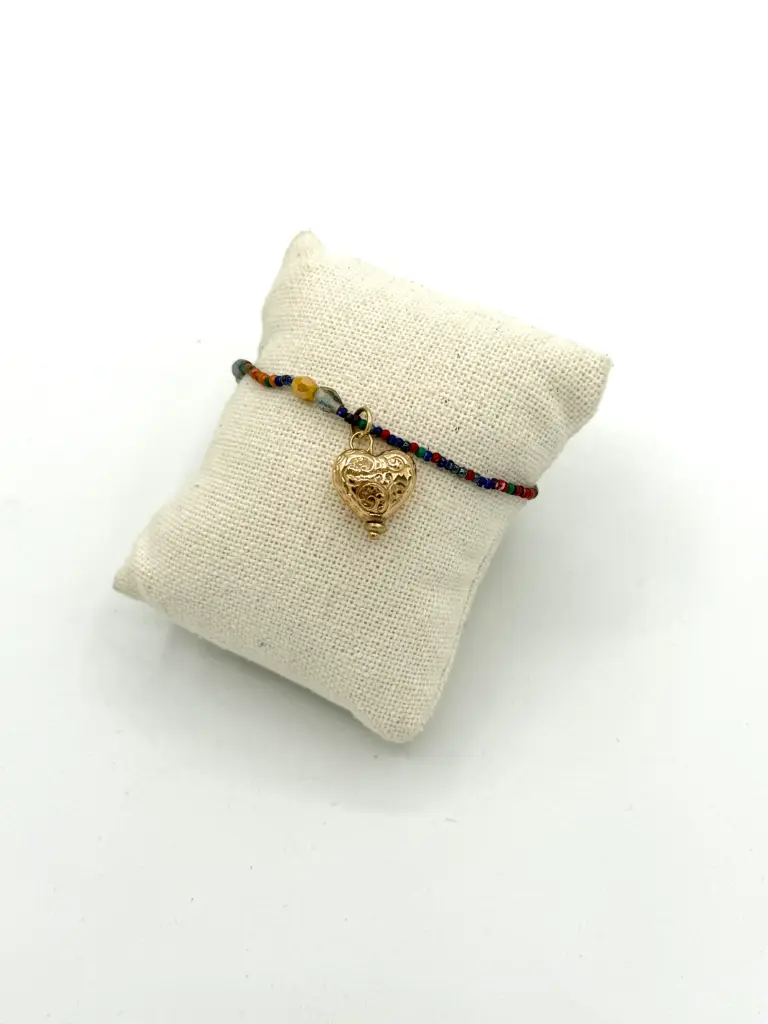 Bracelet fin perles coeur pendant n°206 (MTC)