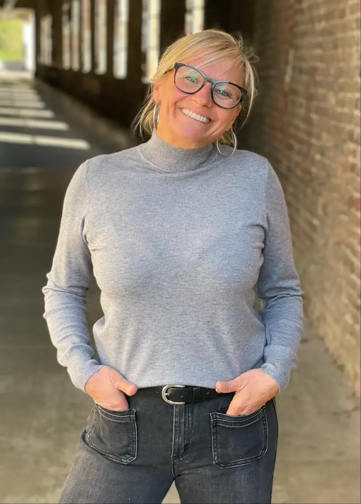 Pull col montant basique