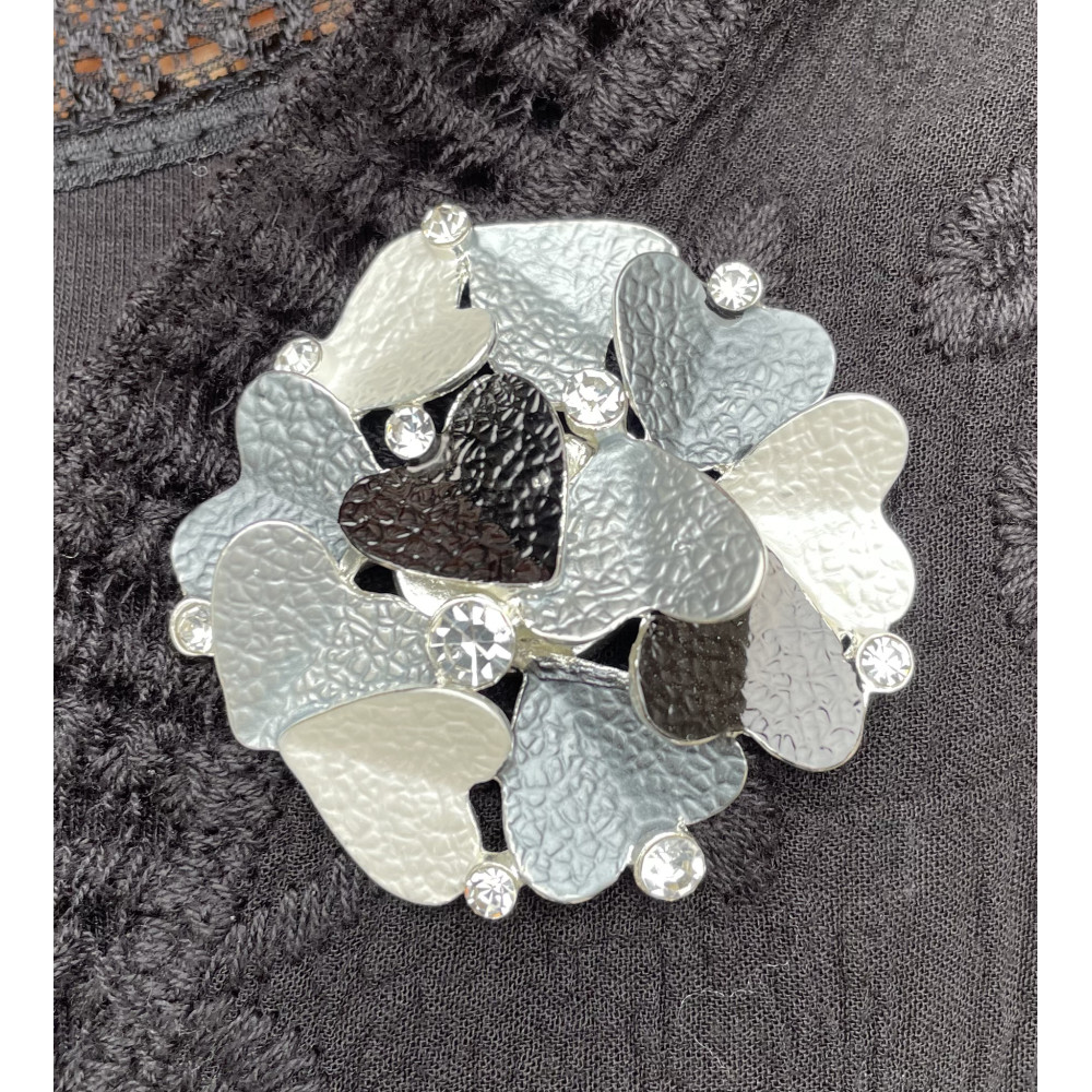 Broche aimant bouquet coeurs