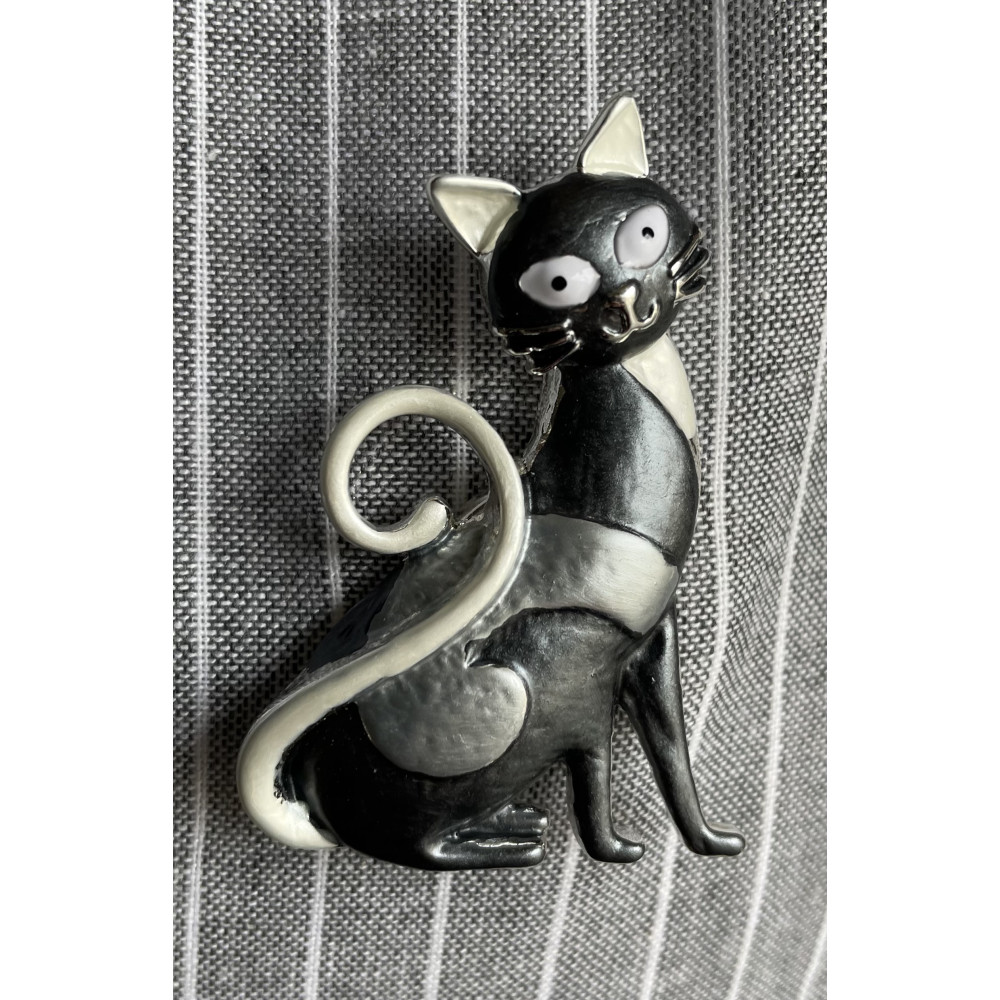 Broche aimant cat