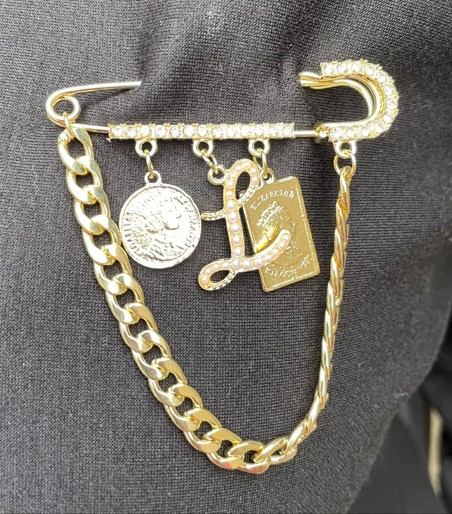 Broche épingle strass chaîne
