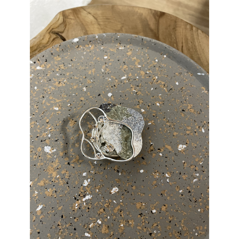 Broche aimant effet pierre strass