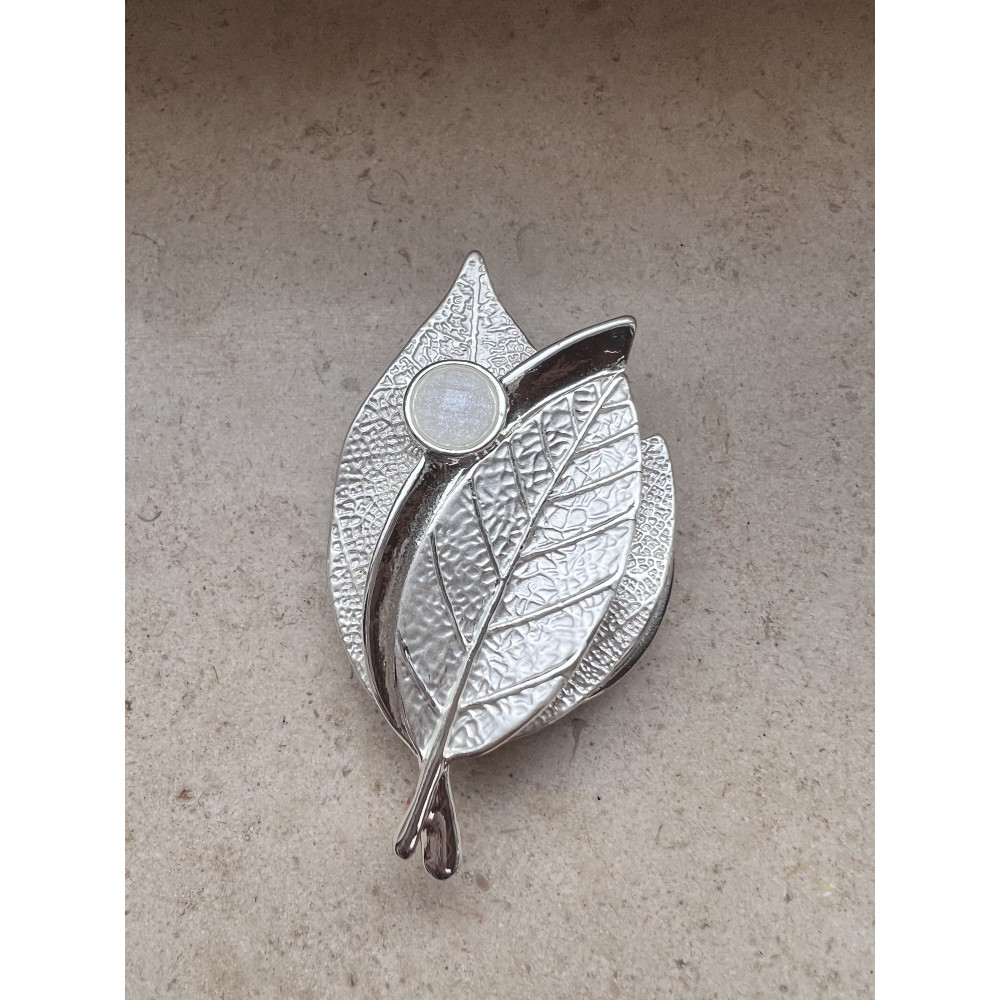 Broche aimant multis feuilles