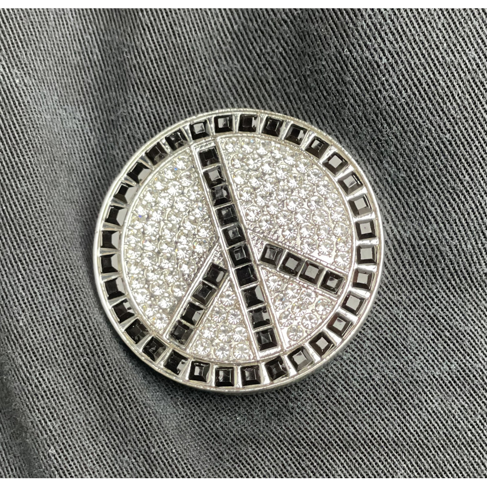 Broche aimant peace strass 1