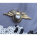 Mini broche aimant ailes coeur