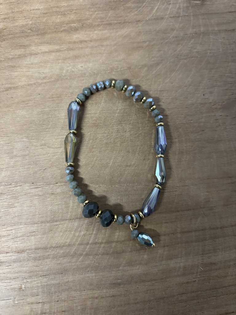 Bracelet différentes perles n°200