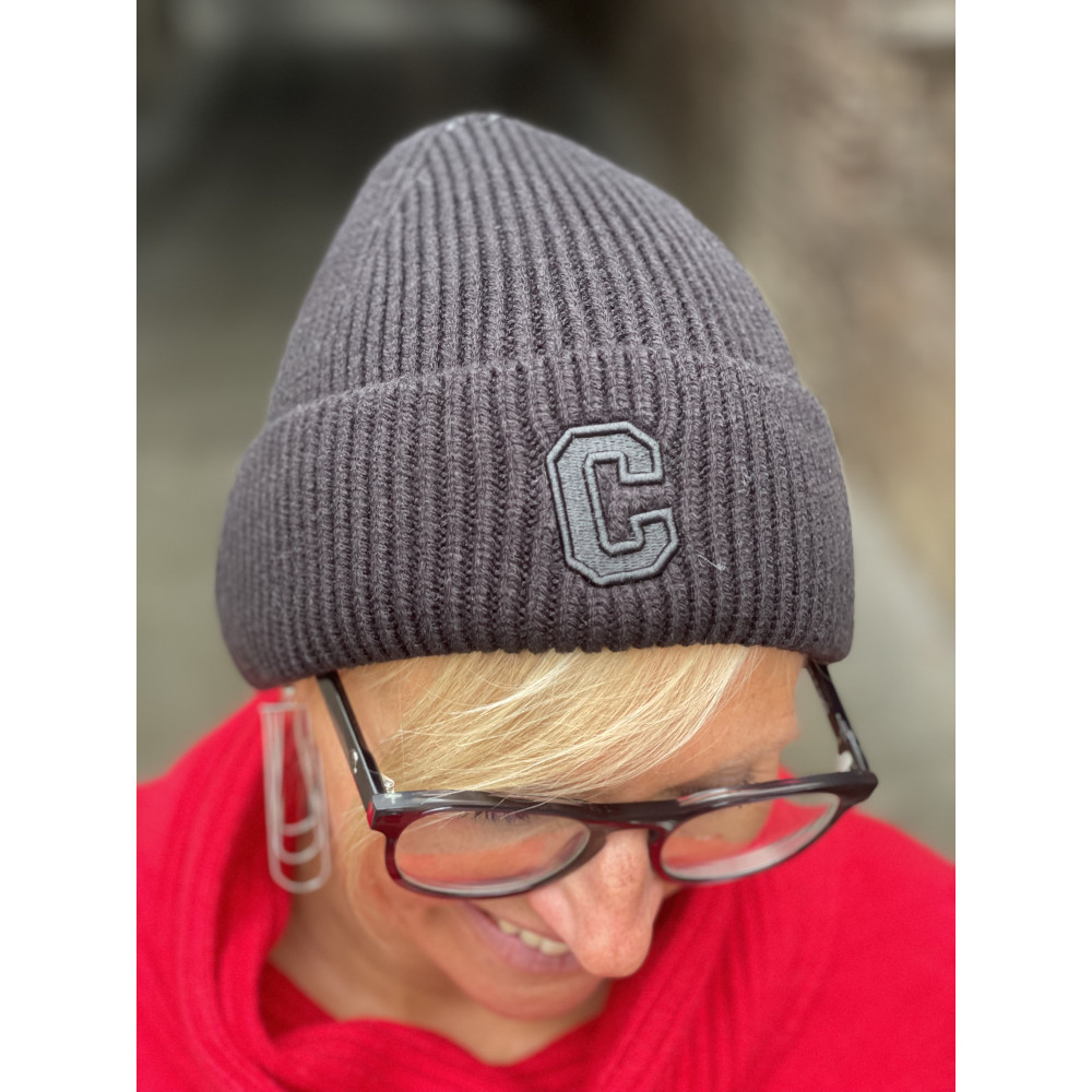 Bonnet strié "C"