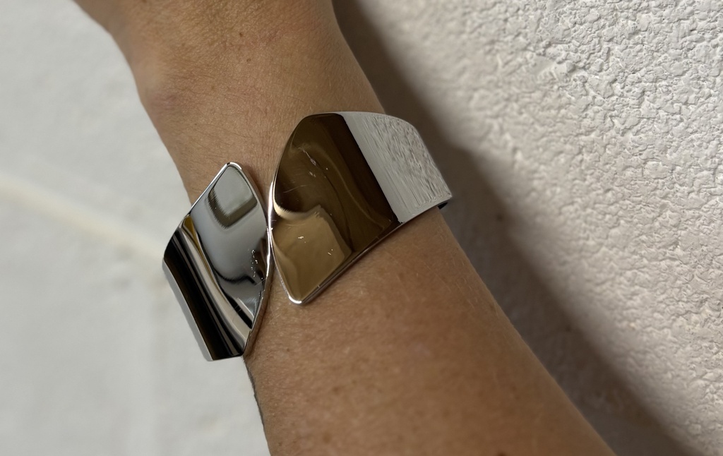 Bracelet manchette élégante