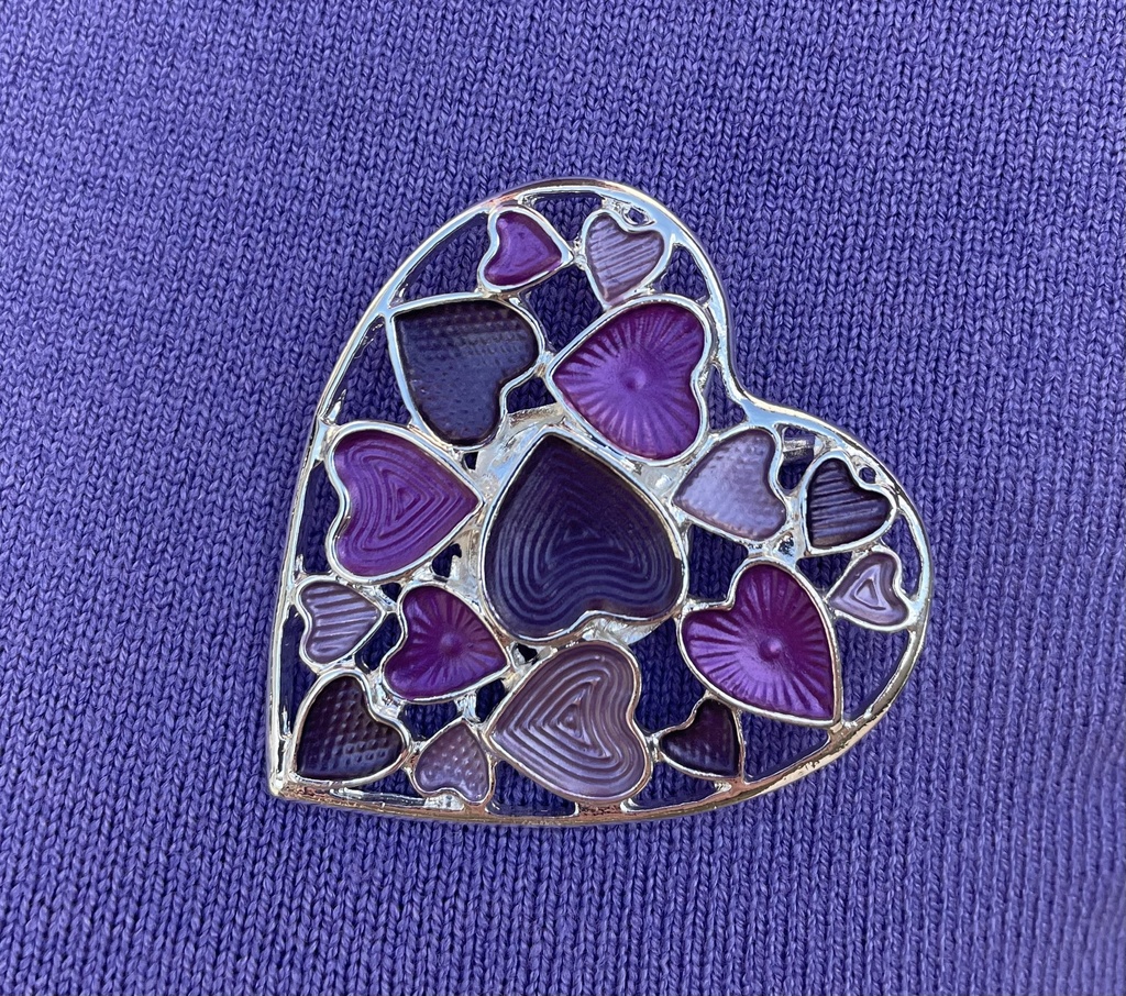 Broche aimant multis coeurs relief