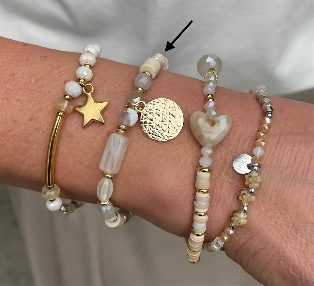 Bracelet perles ovales médaillons n°157