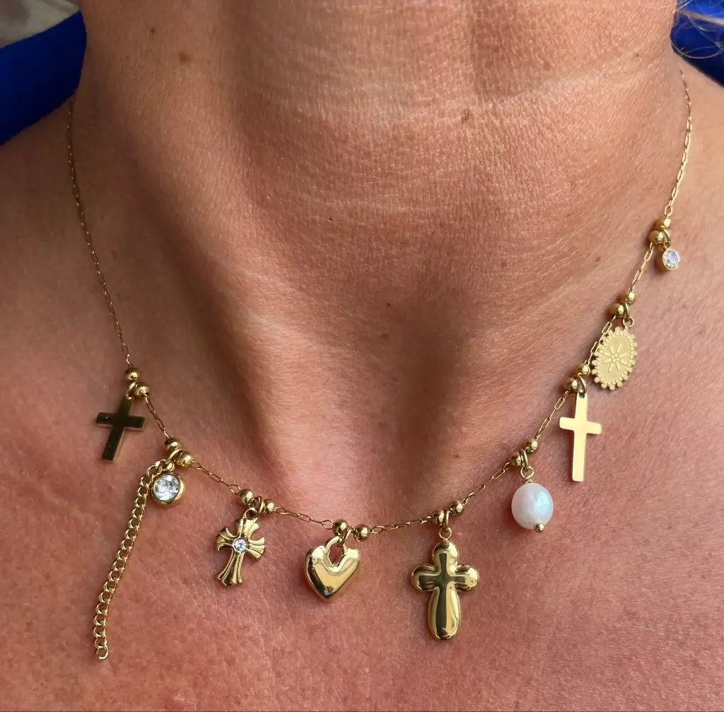 Collier chaine breloques croix K125