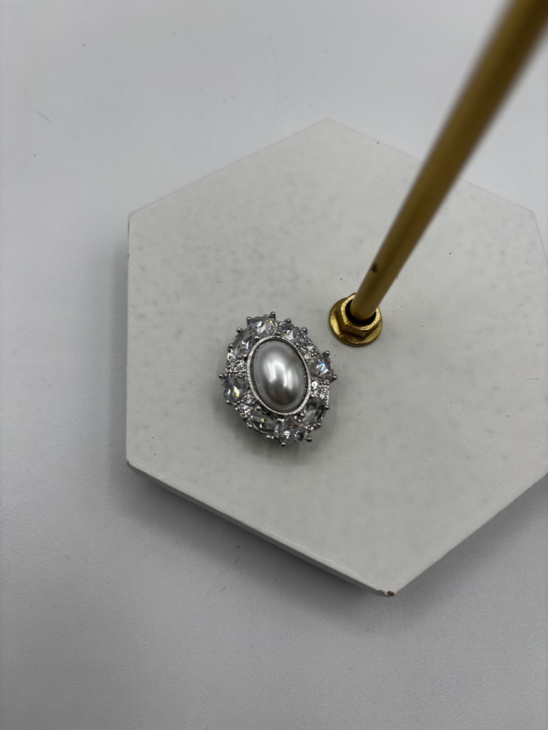 Mini broche aimant style camaÏeu