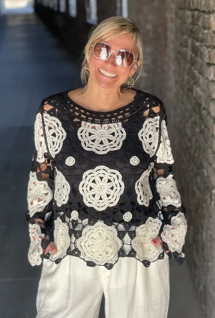 Pull crochet fleurs