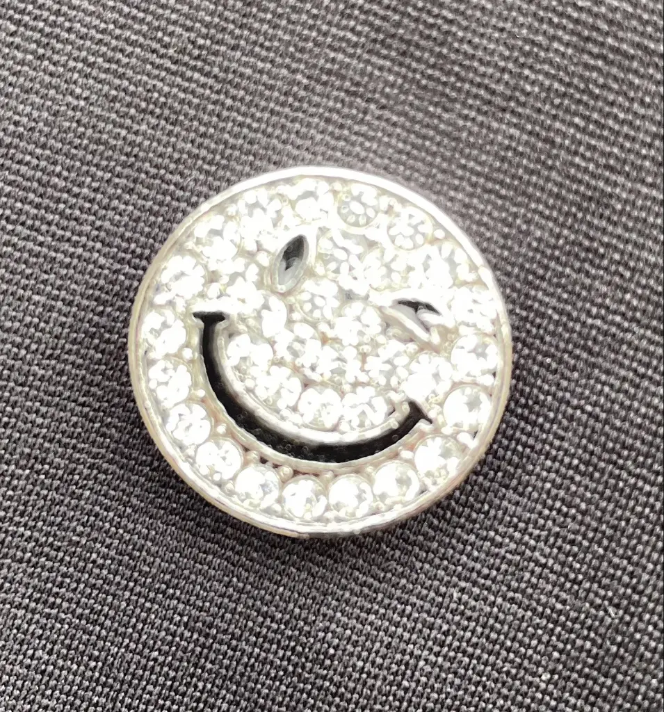 Mini broche aimant Smiley