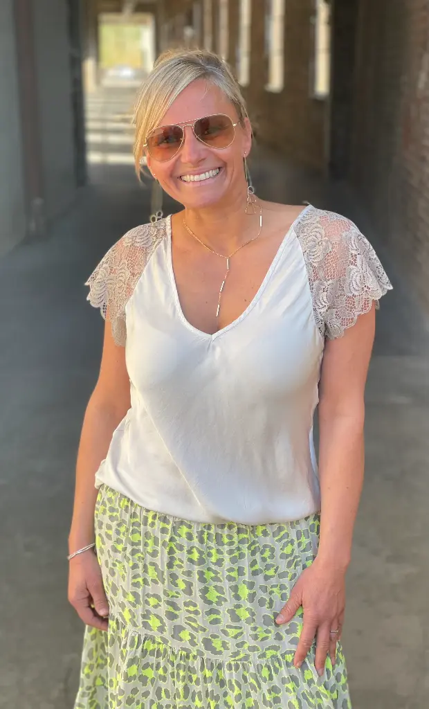 Blouse V épaules dentelle