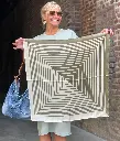 Foulard carré satin Lignes 