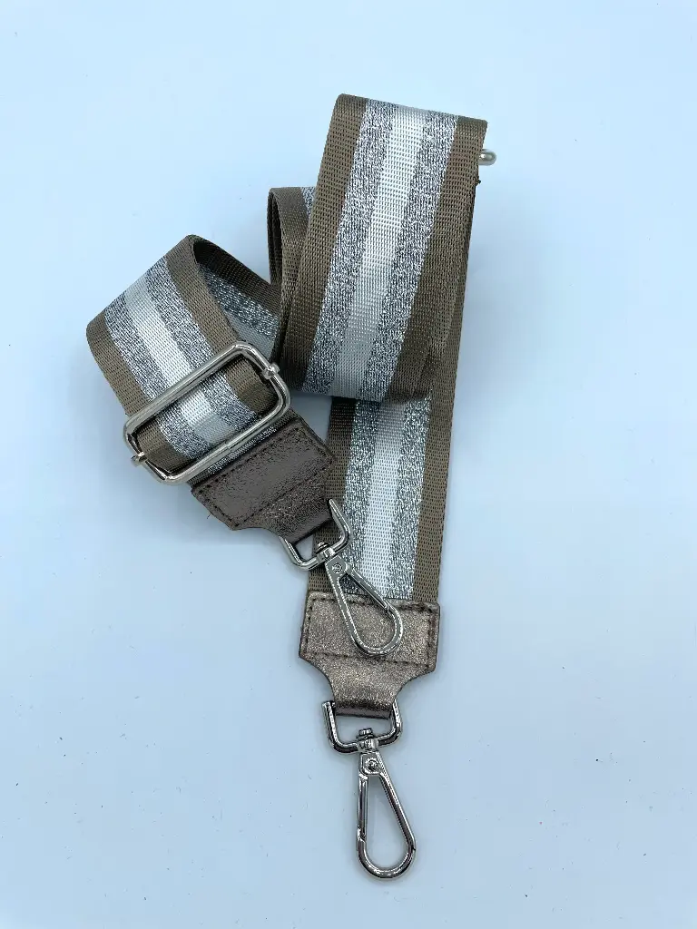 Laniere lignee brillante attaches argentees