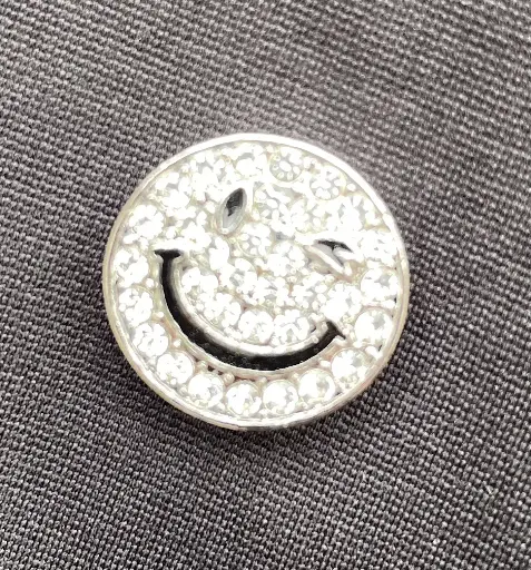 Mini broche aimant smiley