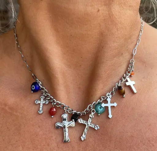 Collier chaine Breloques Croix/œil K161