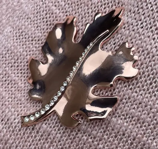 Broche Aimant Erable Strass