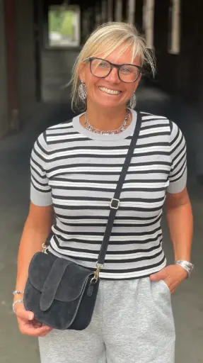 Pull manches courtes lignes brillantes